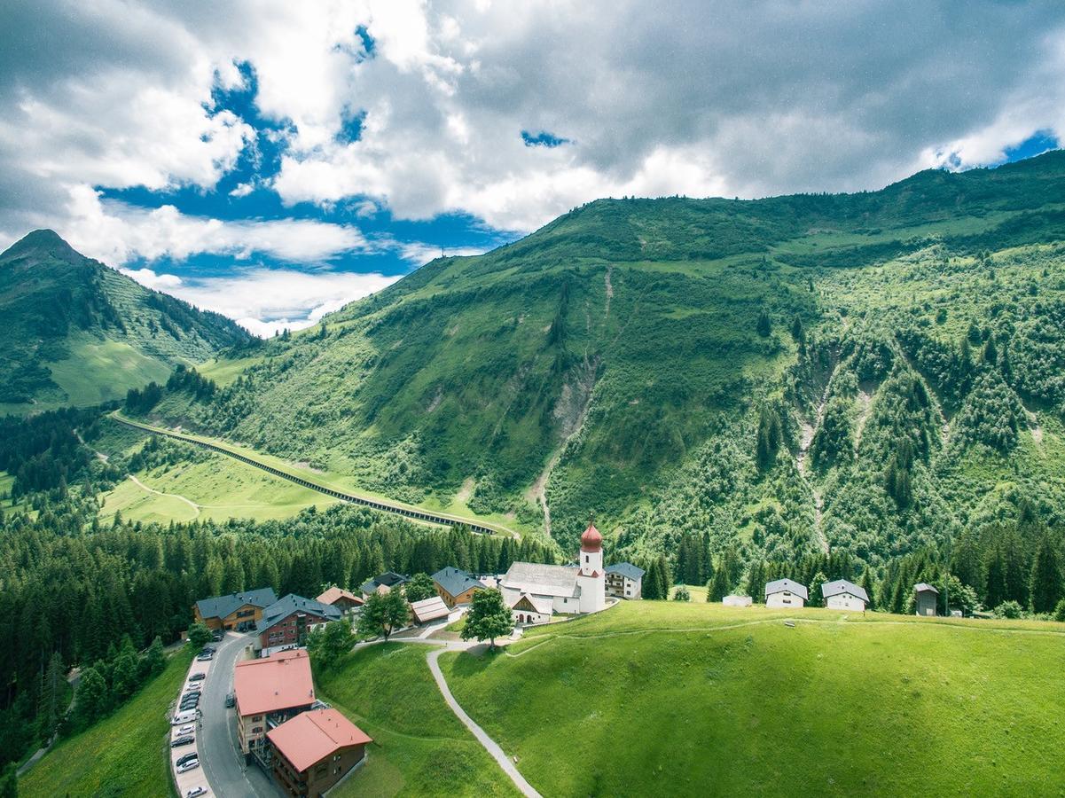 Dr'Berghof Villa Damuels Eksteriør bilde